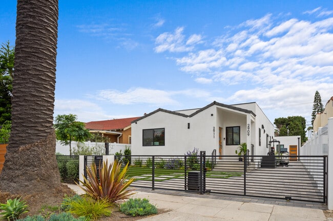 Photo - 2911 S Rimpau Blvd