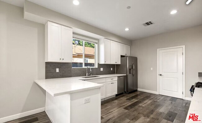 Photo - 14528 Killion St