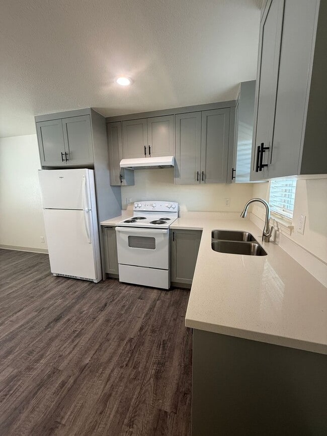 Building Photo - Free Month of Rent for Move in before Dec 1st - Brand New Upstairs 3 Bedroom Apartment with a View Unit 208