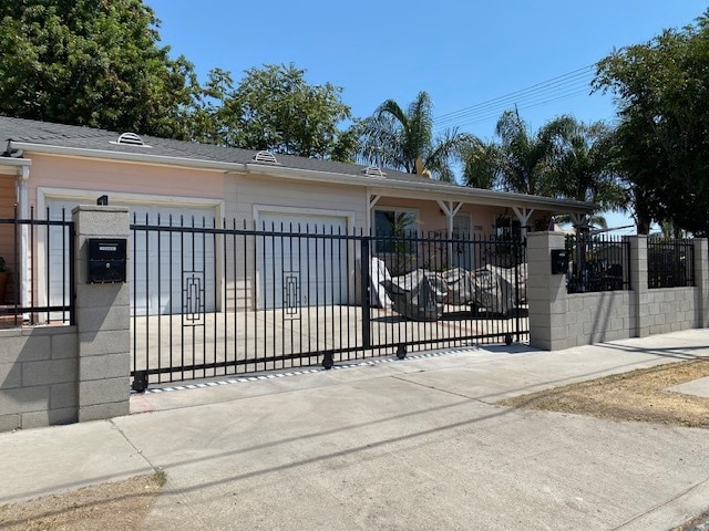 Photo - 13981 Van Nuys Blvd