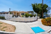 Photo - 2302 W Oak St Apartment