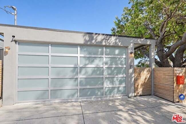 Building Photo - 2226 Ronda Vista Dr