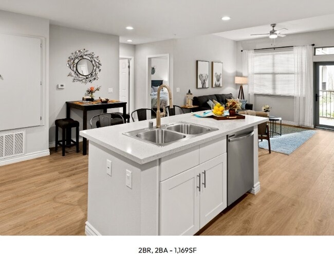 Photo - Centerpointe at Market