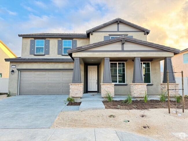 Building Photo - Newly built 5 + 3 With Solar! $4000/Month Rental
