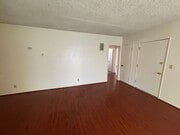Photo - 5213 Meridian St