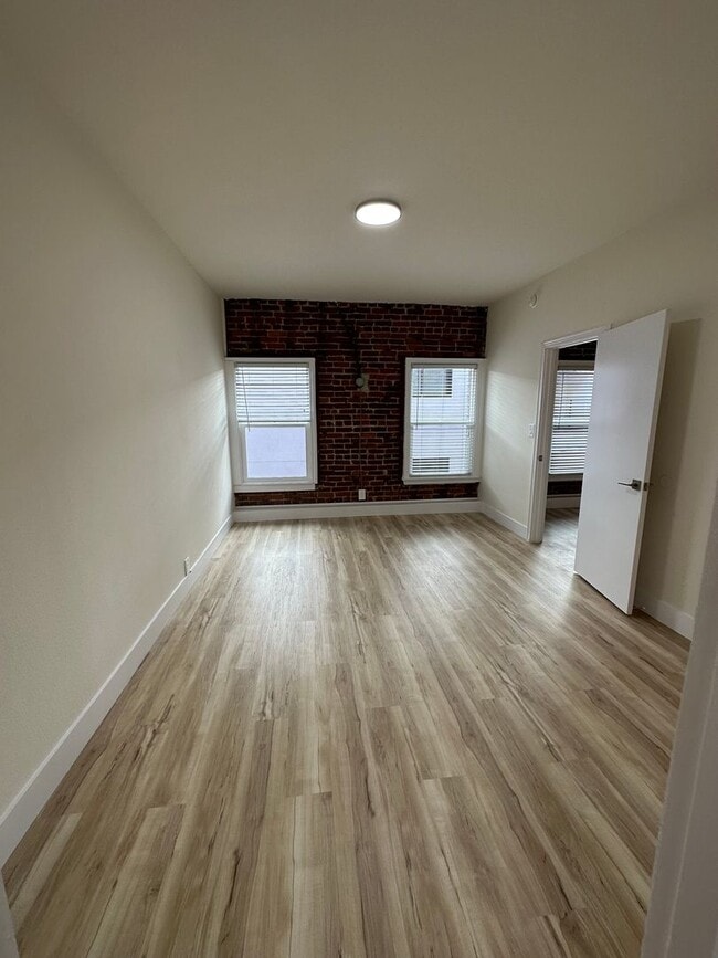 Photo - Modern & Stylish
