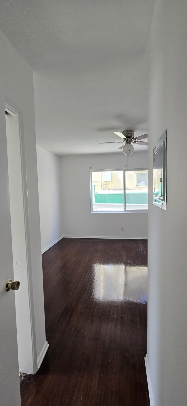 Photo - 361 N Hayworth Ave Unit 3