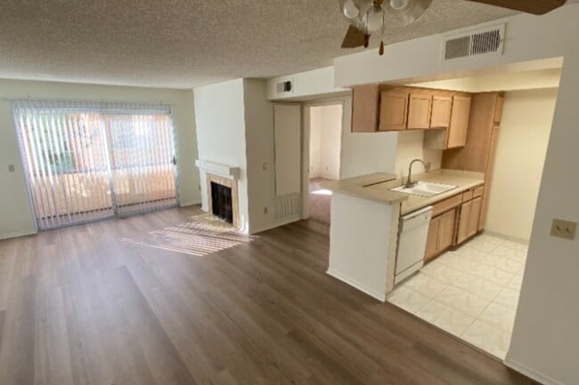 2BR, 2BA - 960 SF - - A & J Investments