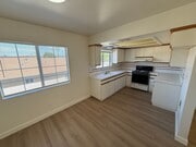 Photo - Paul Lee - R7535 Unit B