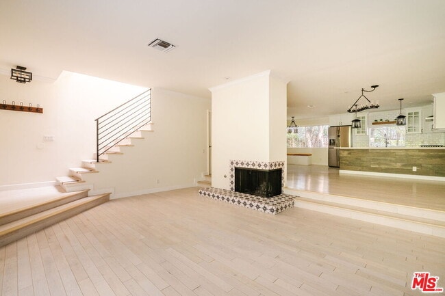 Photo - 141 N Clark Dr Unit 2
