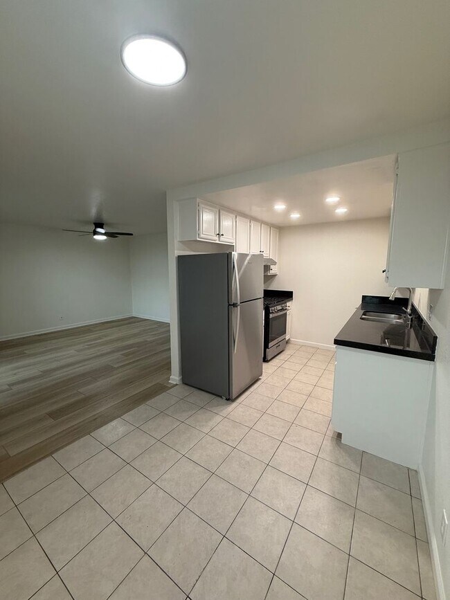 Photo - ALS-1150-GROVE AVENUE Unit #B