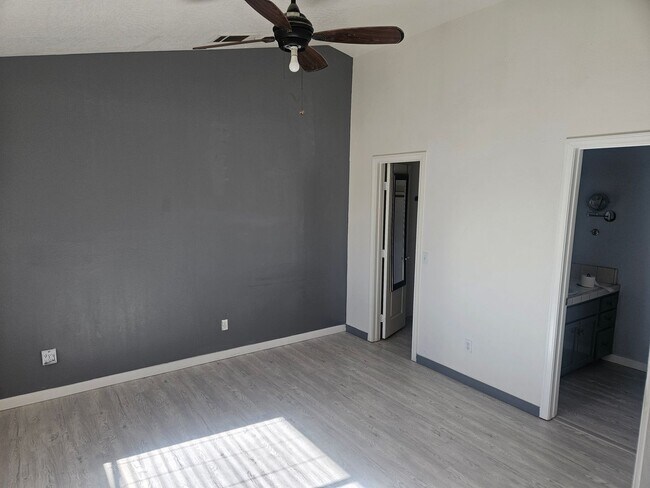 Photo - 23089 Pahute Rd