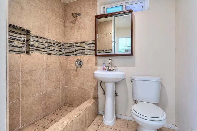 This 1 bedroom, 1 bath condo is at walking... - This 1 bedroom, 1 bath condo is at walking... Unit #207