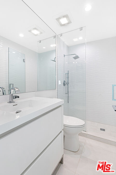 Photo - 2419 Ocean Front Walk