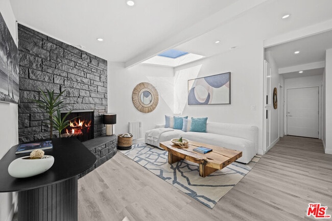 Photo - 25154 Malibu Rd Unit 2