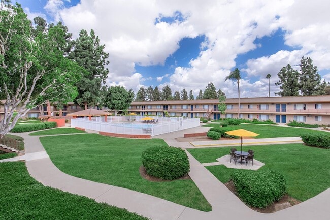 Photo - Hampshire Square Apartment Homes