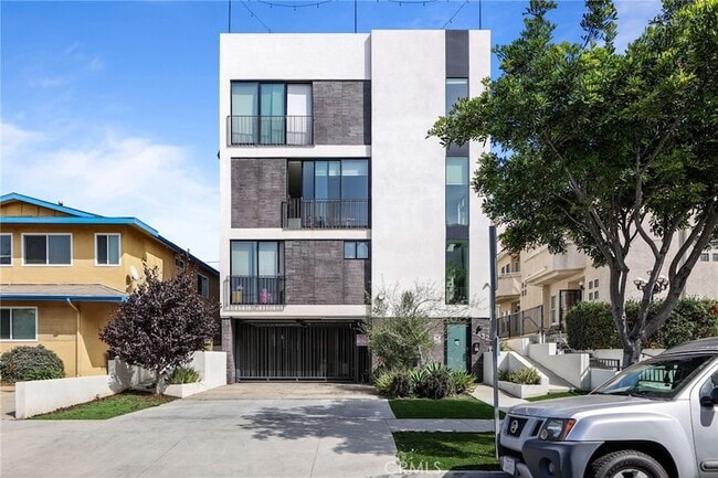 Photo - 2432 Penmar Ave Townhome