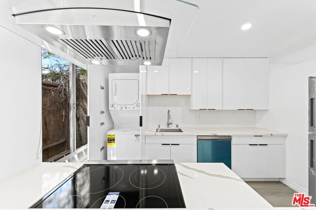 Photo - 825 16th St Unit B