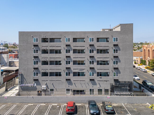 Photo - 4347 Woodlawn Ave Unit 205