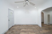 Photo - 822 E Windsor Rd Unit 822