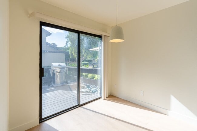 Photo - 1469 W Lambert Rd