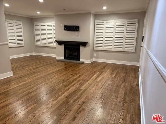 Building Photo - 18148 Hartland St Rental