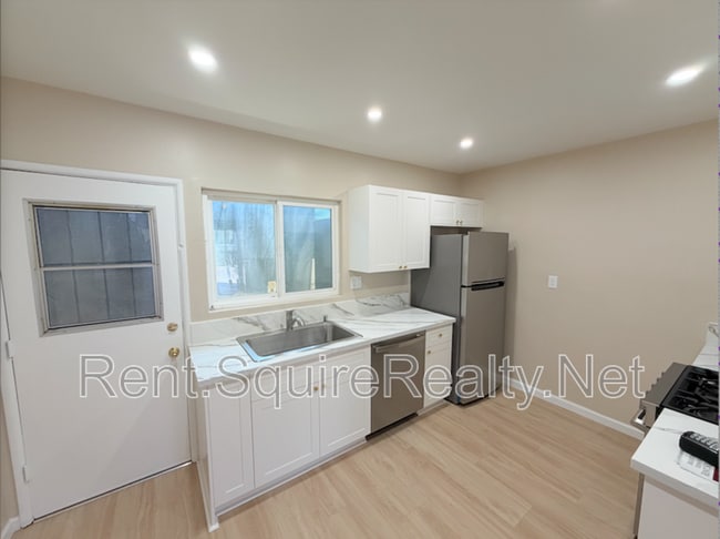Photo - 936 W Foothill Blvd Unit #6