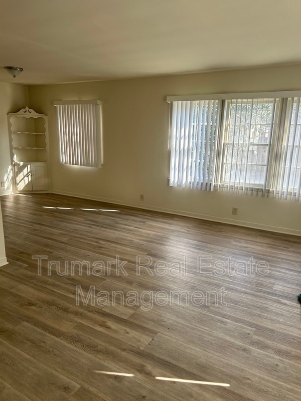 Photo - 1451 E Broadway Unit B