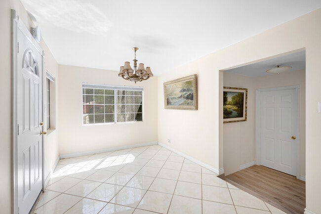 Photo - 2728 Mayfield Ave