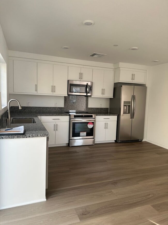 Photo - 3 Bedroom 2.5 Bath New build home in Highgrove!