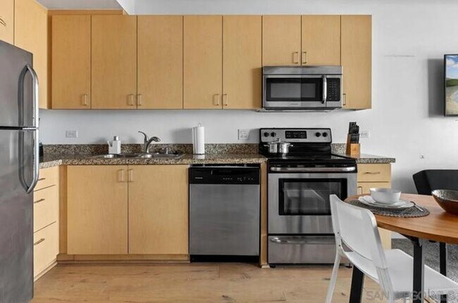 Photo - Stylish East Village Studio | Rooftop Amenities | Flexible Lease Options