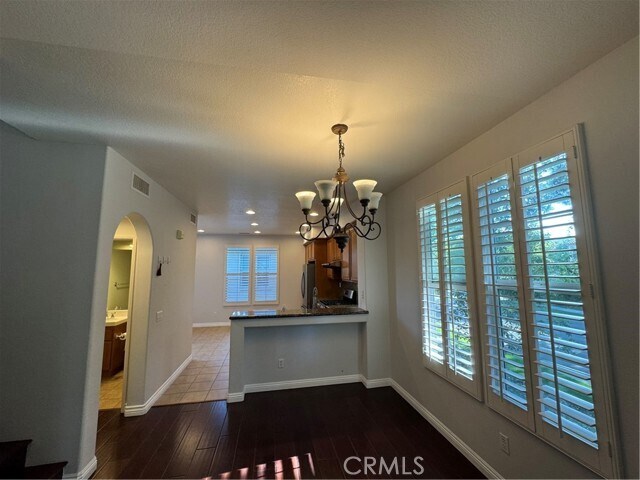 Photo - 211 Tall Oak