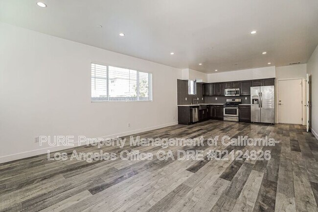 Photo - 1342 N Kenmore Ave