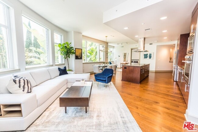 Building Photo - 10700 Wilshire Blvd Unit 209