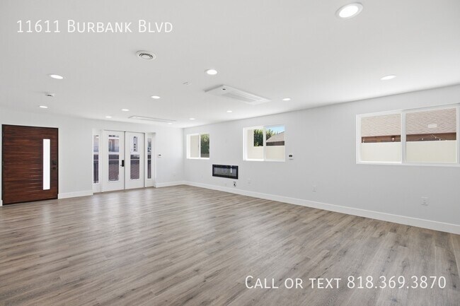 Photo - 11611 Burbank Blvd