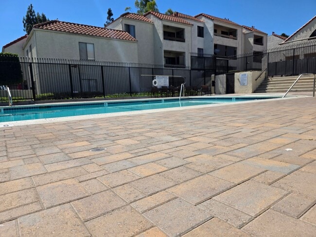 Photo - Santa Ana.  2 bedroom, 2 bathroom apartment! Unit A215