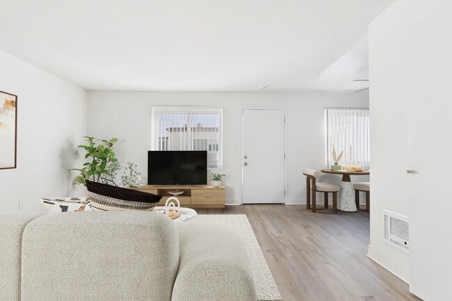 Photo - Gilmore Apartments Van Nuys