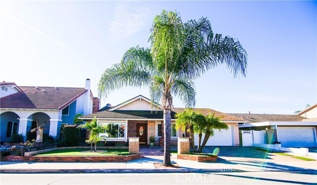 Building Photo - 6064 Lawrence St