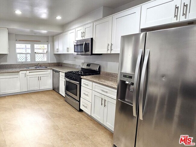 Photo - 3212 De Witt Dr