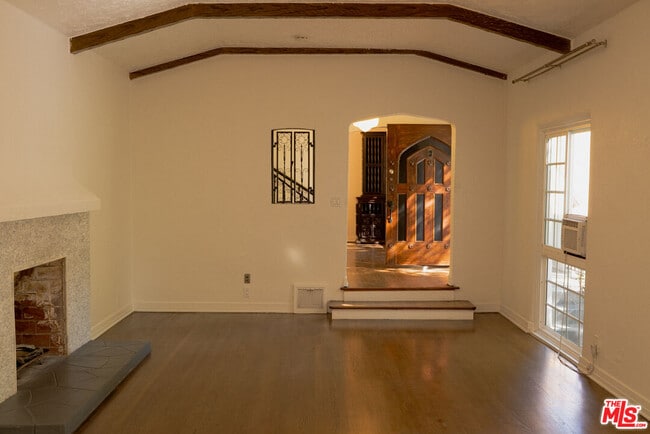 Photo - 2829 Beachwood Dr