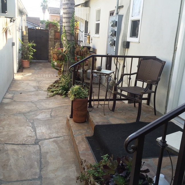 Off master into backyard - 1912 Jackson St Unit C