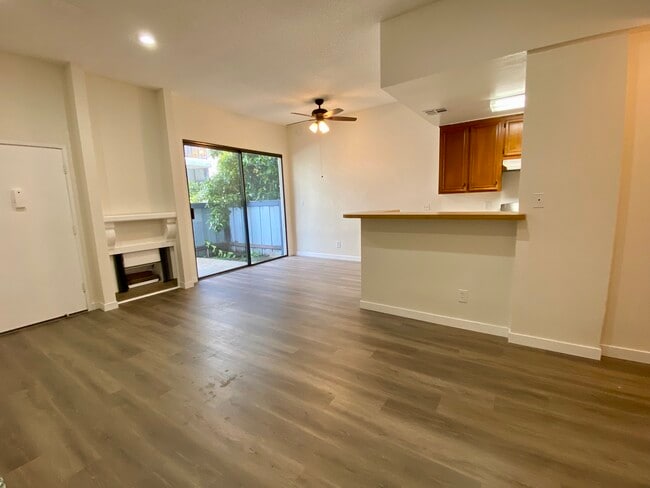 Photo - 14520 Plummer St