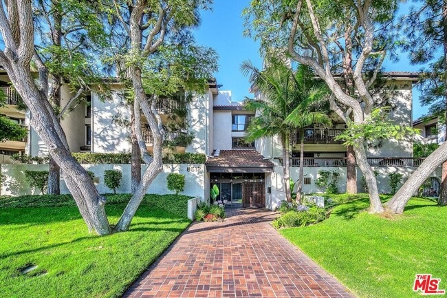 Building Photo - 8600 Tuscany Ave Unit 221 Rental