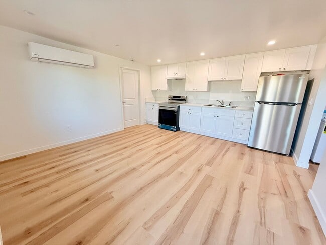 Photo - 2922 8th Ave Unit 2924 1/4 8th Ave