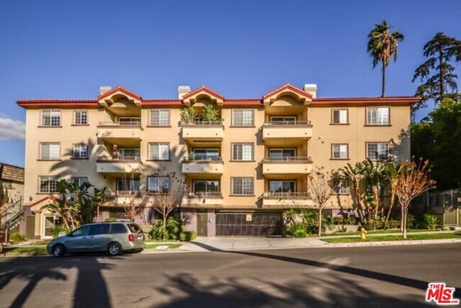 Building Photo - 962 S Gramercy Dr Unit 207