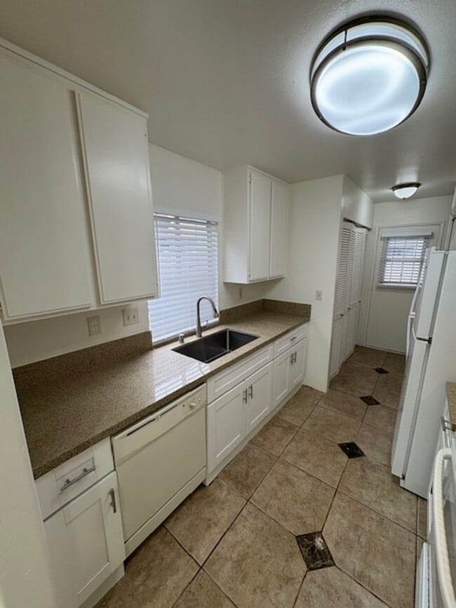 Extra large 3bd/2ba 2 story townhome with ... - Extra large 3bd/2ba 2 story townhome with ...