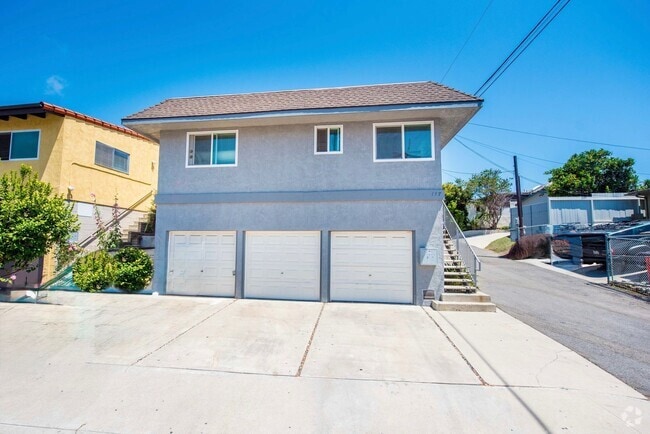 Building Photo - ESCALONES Unit 3 Rental