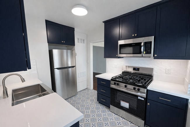 Photo - Remodeled 2BR in NoHo – Brand New Kitchen, 2 Parking Spaces, Walk to NoHo West Mall Unit 11437 Oxnard St #6