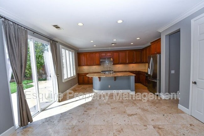 Photo - 1763 Alta Vista Pl