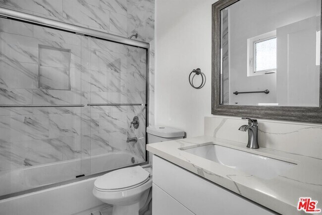 Photo - 1108 Queen Anne Pl